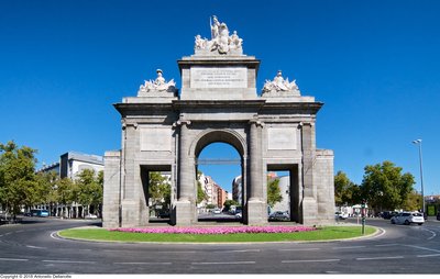 톨레도 문 (푸에르타 데 톨레도)